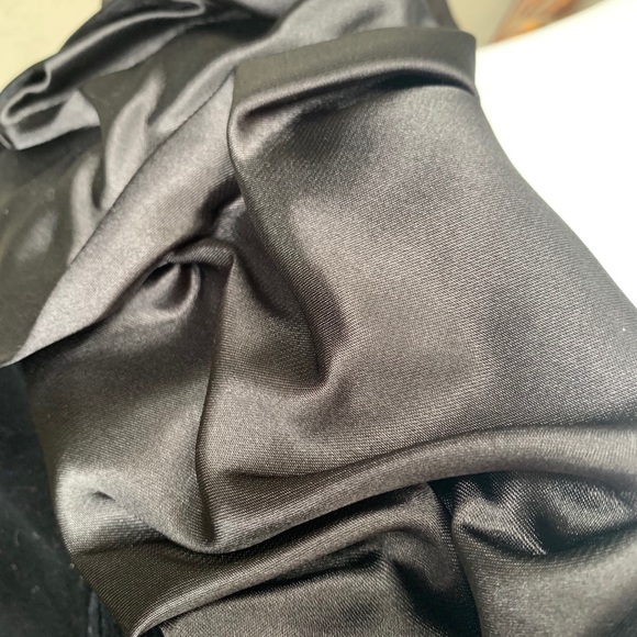 NWTAdrianna Papell  Velvet Evening Essential top. - Picture 3 of 8